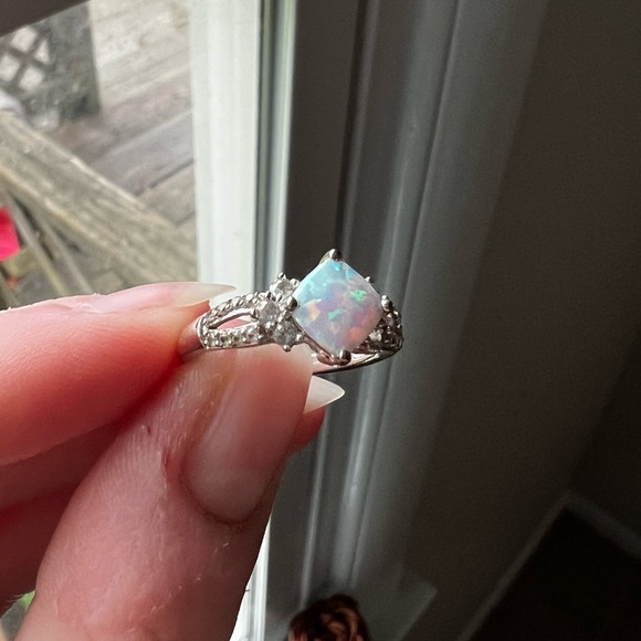 Opal, CZ and .925 Sterling Silver Ring - Picture 4 of 5